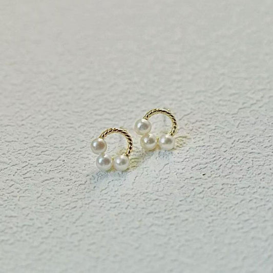 Cat-paw Pearl Earring