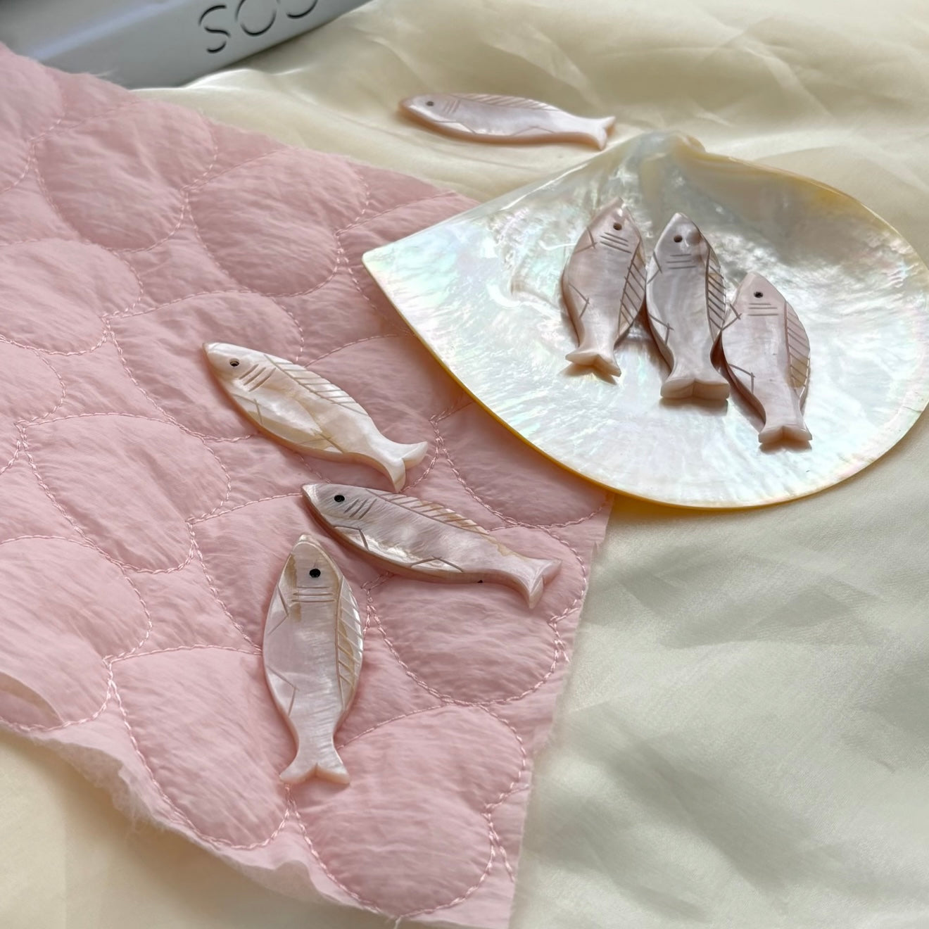 Pink Shell Fish Rest