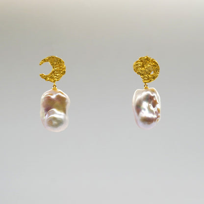 Moonlace Baroque Pearl Earring