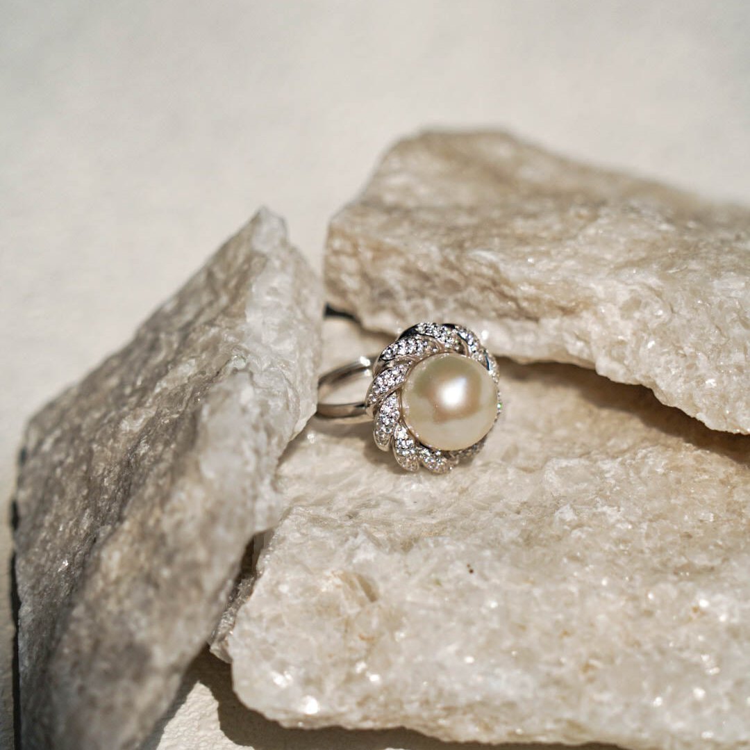 Twist-Flower Freshwater Pearl Ring