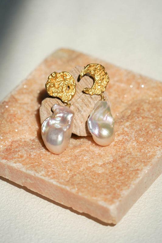 Moonlace Baroque Pearl Earring