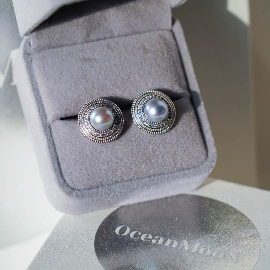 Full-moon Akoya Pearl Earring