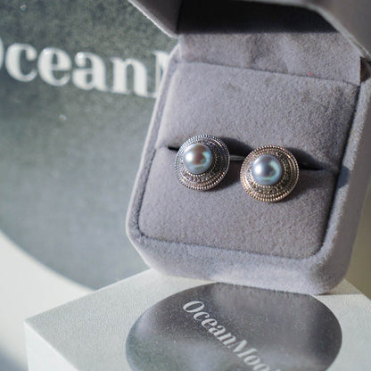 Full-moon Akoya Pearl Earring